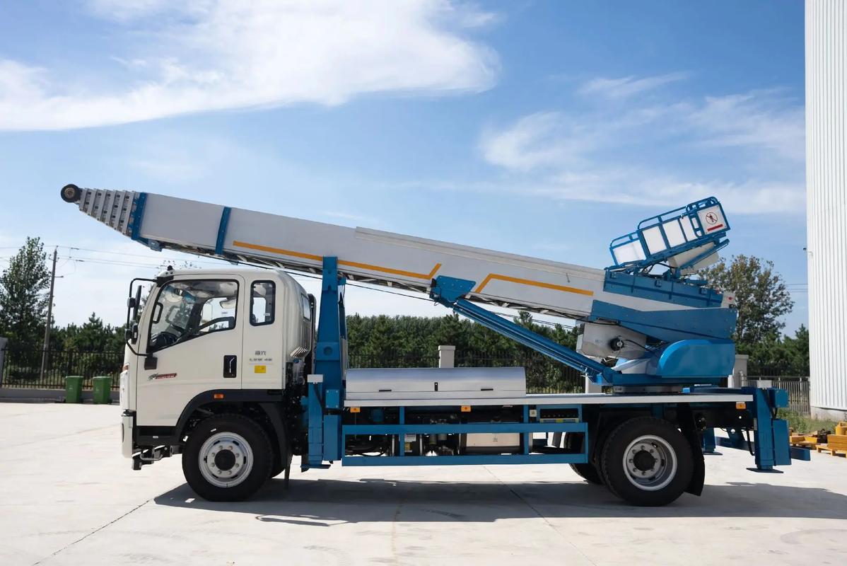 恩施云梯上料车租赁费用